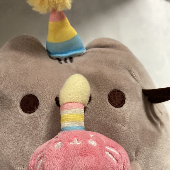 Gund Pusheen Cat Birthday Plush Stuffed Animal Cupcake and Birthday Hat Tan 10” - Picture 9 of 9